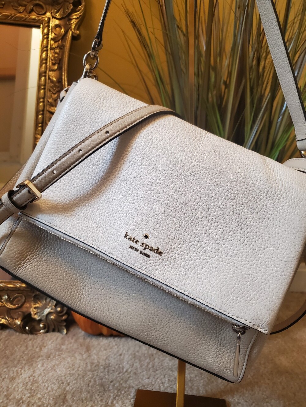 Kate Spade 2-toned White/tan Leather Shoulder/Crossbody Bag